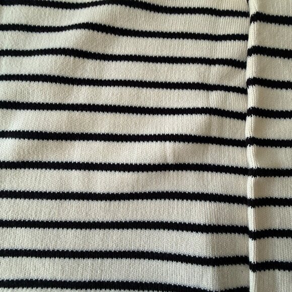 KYO Turtleneck Sweater One Size - Picture 2 of 2